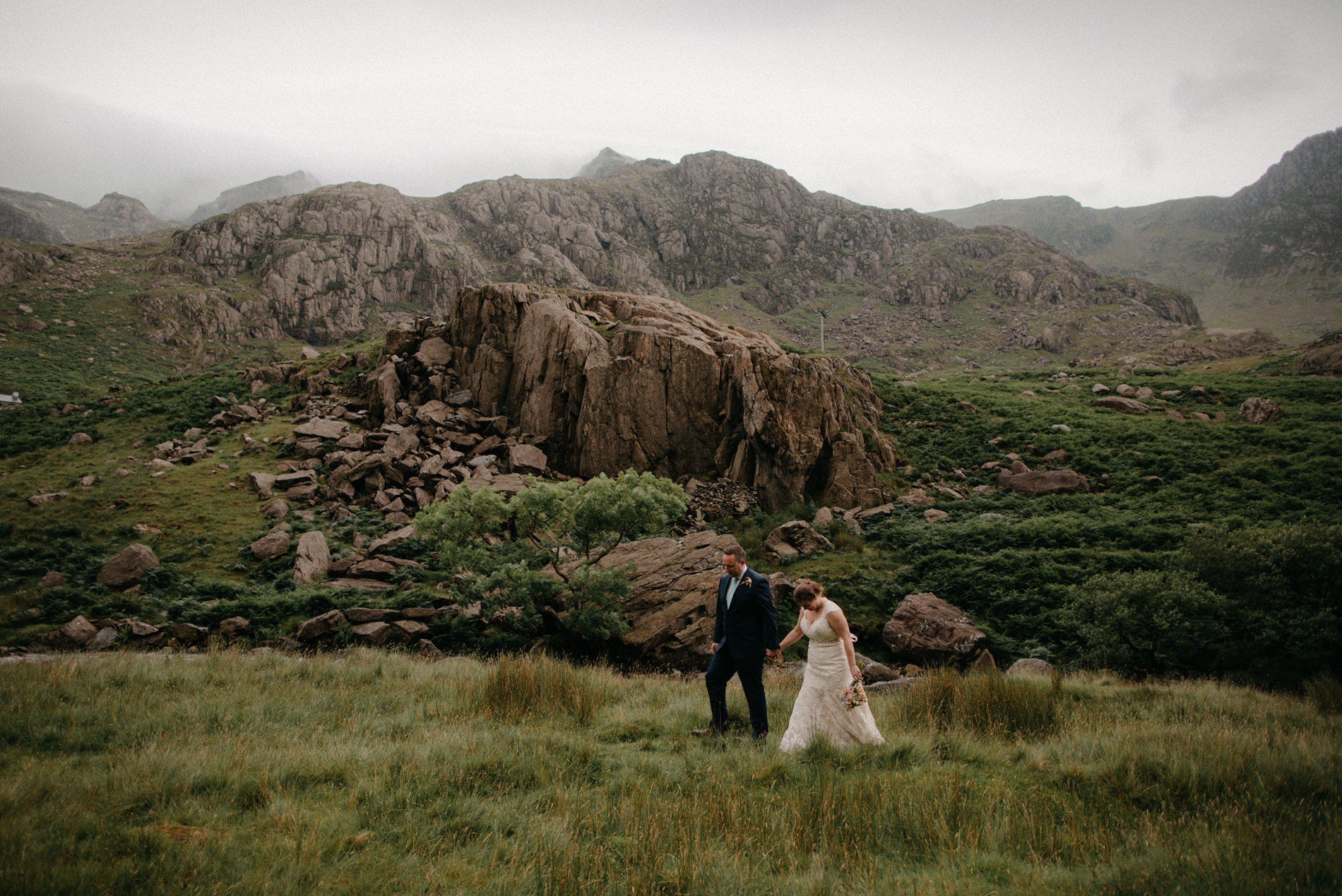 wales wedding photographer