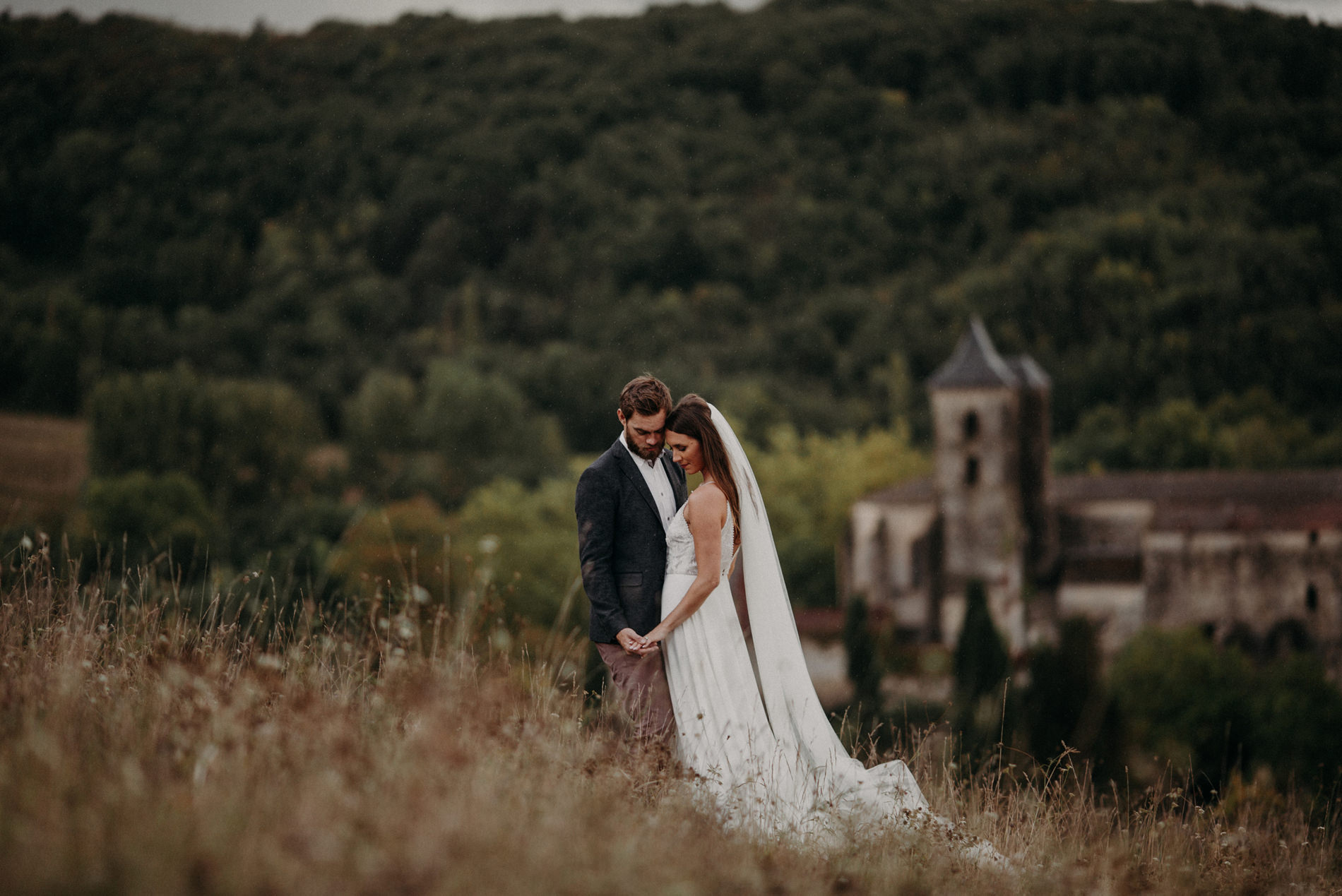 Labbaye chateau de camon wedding